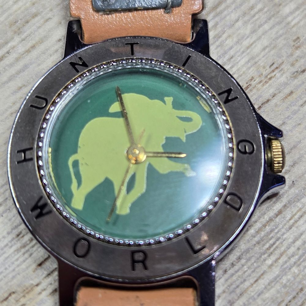 🐢 Hunting World Vintage Outdoor Watch with Elephant Inlay Rare! Works Great!!